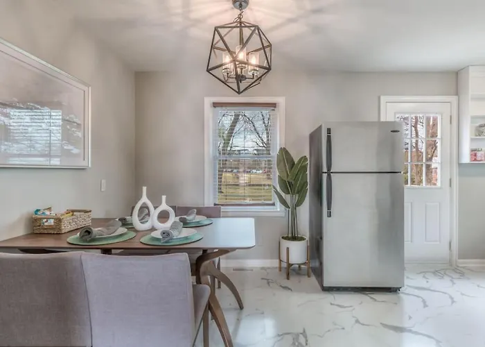 Onecozyplace | King Bed • Expo•tu • Downtown Holiday home